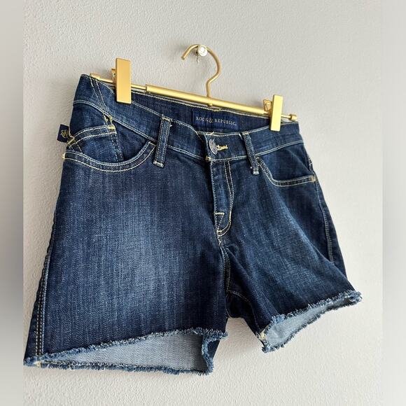 Rock & Republic Hula Shorts | Size 0 - Picture 3 of 9